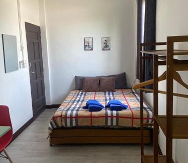 Thong Sala Hostel | Colibri Inn