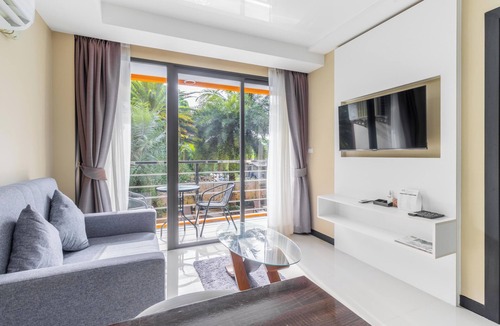 Mai Khao Villa | Condo Gym Plane Views Near Beach C172