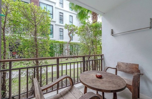 Rawai Apartment | Cozy 1-bedroom apartment in tranquil Tambon Rawai with AC