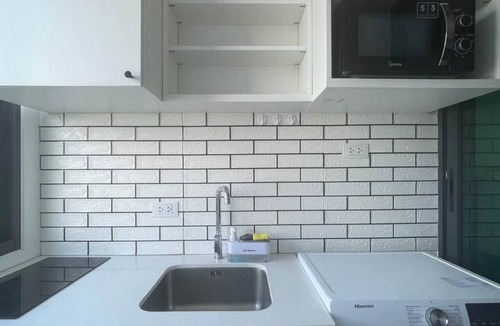 Kathu Apartment | Cozy Apartment with Washer-n-Dryer, Pool, Gym