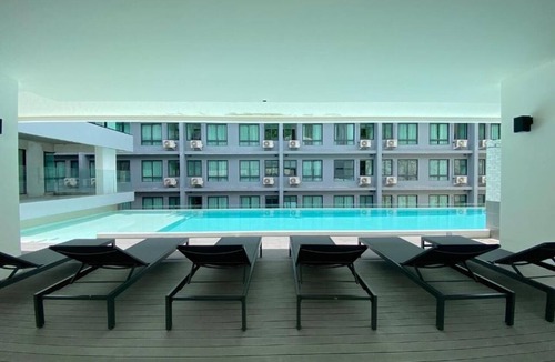 Kathu Apartment | Cozy Apartment with Washer-n-Dryer, Pool, Gym