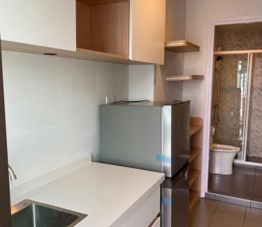 Talat Phlu Apartment | Cozy room with a relax built-in