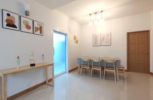 Satun House | DeliZia de Budget พักได้ 2 ท่าน