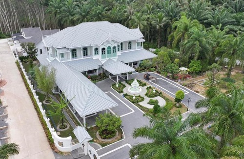 Khlong Thom Hotel | Dinnano