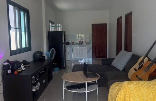 Chalong House | Entire cozy house - near fighter street Ta-Ied