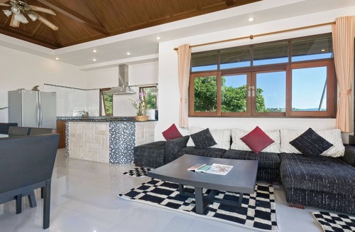 Na Thon House | Ferienvilla "Villa Liu" mit Blick auf das Wasser by Interhome