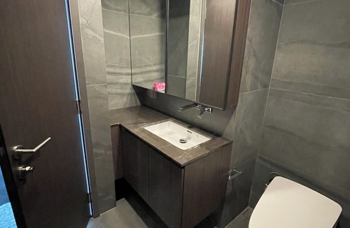 Thanon Phaya Thai Condo | Gorgeous condo in the heart of Bkk! Steps to skytrain and Siam Square