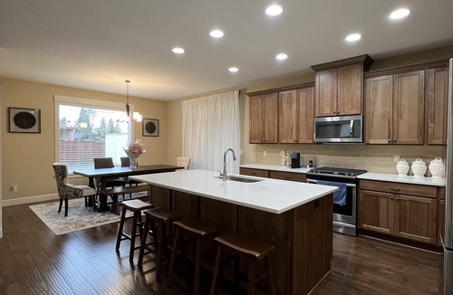 Gresham House | Gresham pine