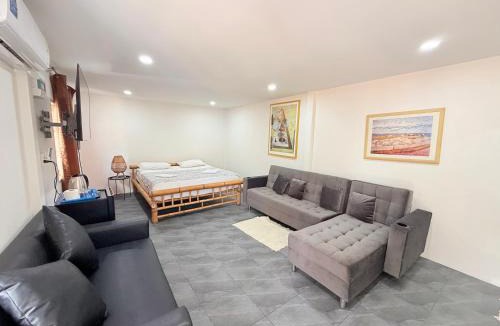 Ban Phe Hostel | Harry's Beach Club