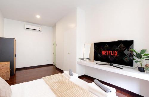 Si Phraya House | Heritage Family Home Spacious & Central Location
