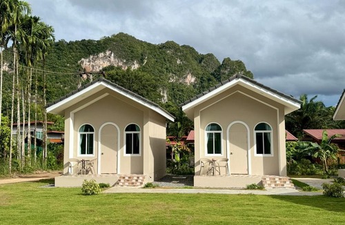 Khlong Sok Resort | Hills & Hush Khao Sok Eco Resort