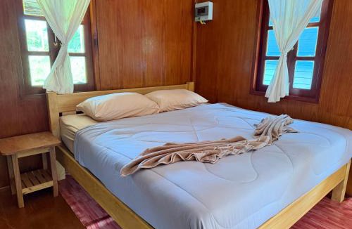 Ko Yao Cabin | Ja Mia's Bungalow at Pasai Beach