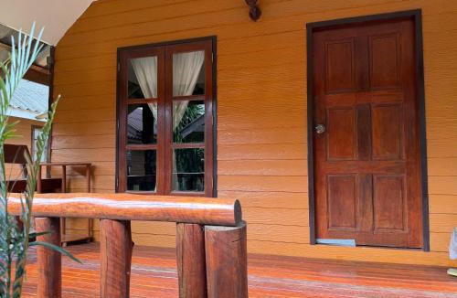 Ko Yao Cabin | Ja Mia's Bungalow at Pasai Beach