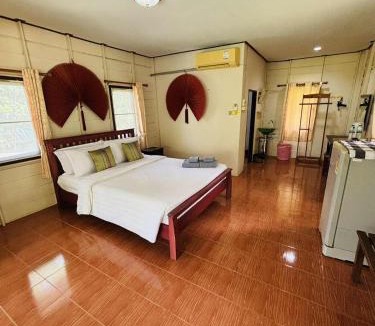 Phanom House | Khaosok gallery & camp