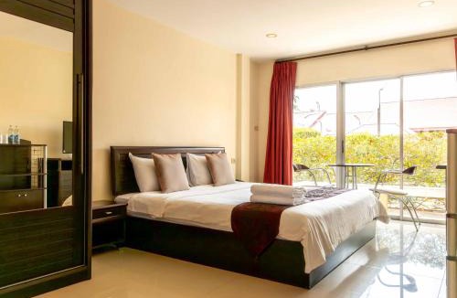 Lat Phrao Hotel | Kiatthada Resort