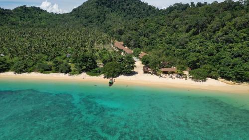 Ko Ngai Resort | Koh Ngai Paradise Beach