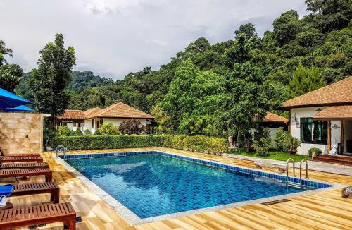 Ko Ngai Resort | Koh Ngai Paradise Beach