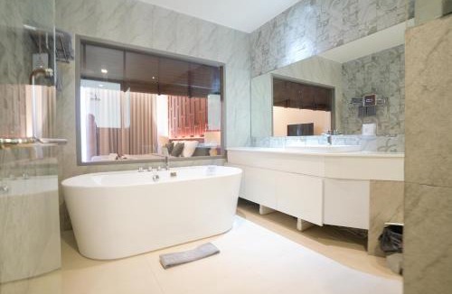 Bang Saphan Hotel | Koh Talu On Shore Hotel & Resort