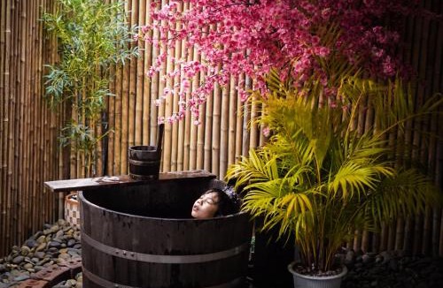 Muang House | Konijiwa Bangsaen Private Pool Karaoke BBQ