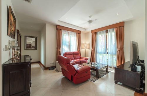 Choeng Thale House | Lakeview 4BR villa 4 minutes to Bangtao, Layan Beach with Laguna Golf course