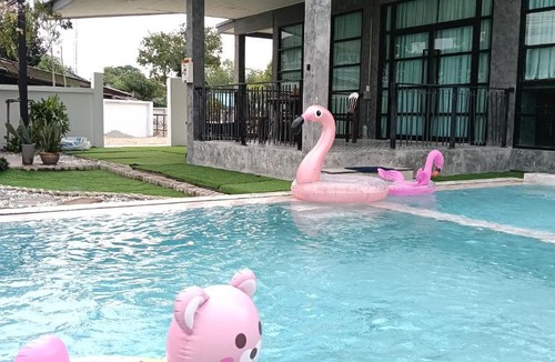 Huai Yai Villa | Loft Life Pool villa