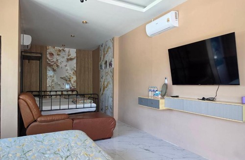 Don Sak House | Loma Marine Pool Villa near Sea-Tran Pier Donsak