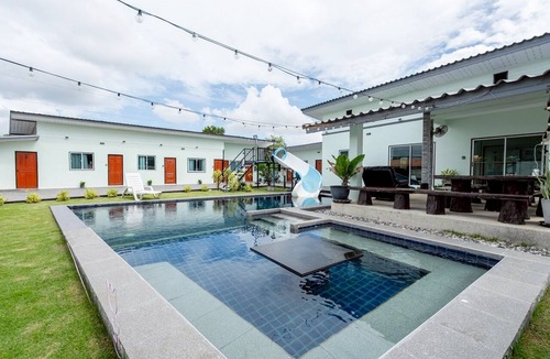 Pong Villa | Luxurious 12-Bedroom Villa Retreat in Tambon Pong, Thailand