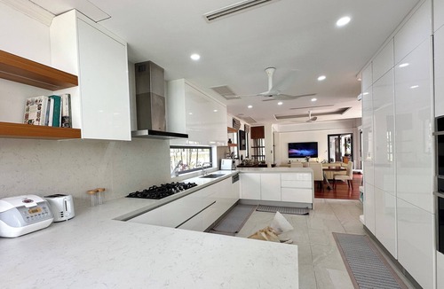 Cherngtalay House | Luxurious 5-bedroom pool villa off enchanting Boat Avenue BangTao Beach