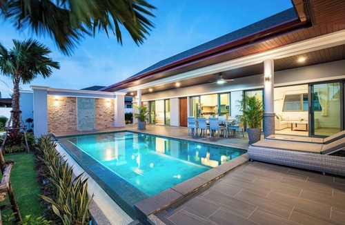 Bang Tao Villa | Luxurious 4-Bedroom Villa with Private Pool in Choeng Thale
