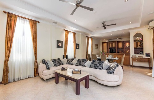 Jomtien Villa | Luxury 2BR pool villa Pratamnak Soi5- 50m to beach