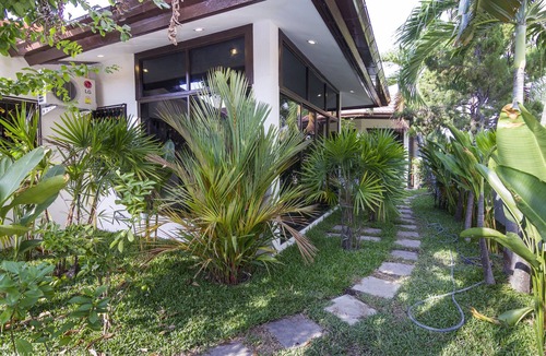 Nong Prue Villa | Luxury 4-Bed Villa near Beach with Free Electricity & Daily Clean
