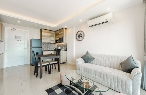 Rawai Apartment | Luxury Babylon Sky Pool & Ocean View C189