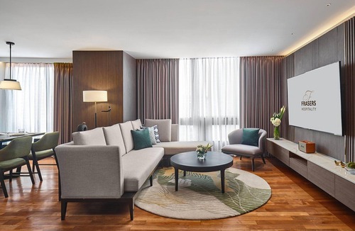 Nana Apartment | LUXURY & SPACIOUS 2 BR PENTHOUSE WITH ROOFTOP ACCESS IN BANGKOK CITY CENTRE