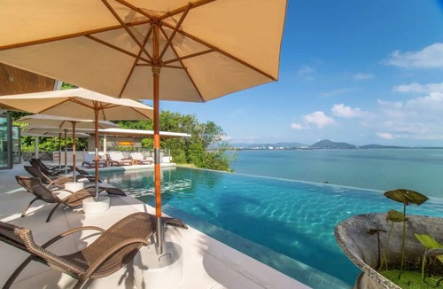 Talat Nuea Villa | Luxury Villa Skyfall Phuket