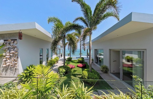 Bophut Villa | Luxury Villa with Private Beach Access