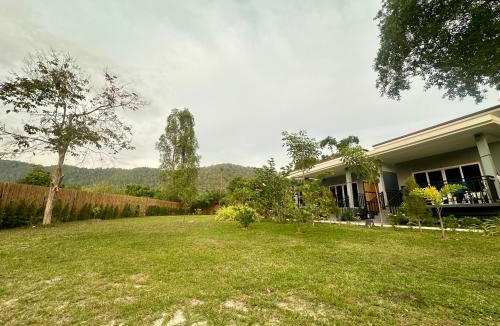 Ko Lanta Ski Chalet | Maisuree Lanta Resort-Long Beach