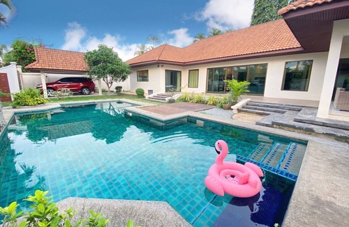 Huai Yai Villa | Mellow Pool Villa - Family house with nice pool & garden - 4 bedrooms