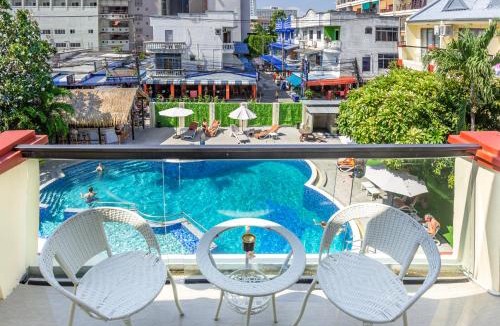 Jomtien Resort | Mermaid Beach Resort - 100m to Beach, Saltwater Pool & BeerGarden