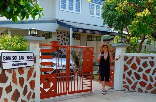 Songkhla House | Minimalist renovated comfy homestay near the road to the beach