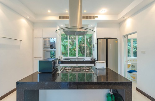 Patong Villa | Modern 4 bedroom seaview pool villa only 1.4 km to Patong beach