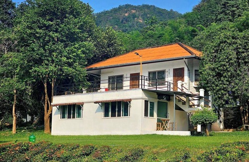 Phetchaburi House | Mountain Front Family Home Big Balcony For 4 Rare Birds, Bikes