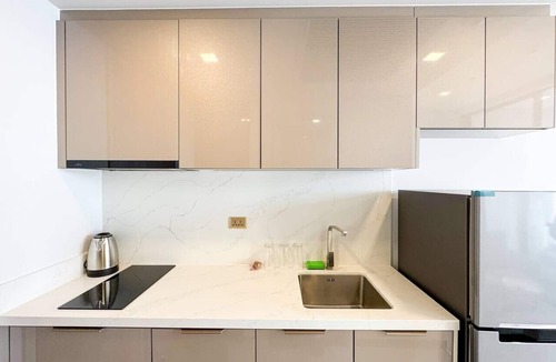 Rama 9 Apartment | Near RCA Nightlife District, with Gym, Pool & Game Room 5m walk to MRT