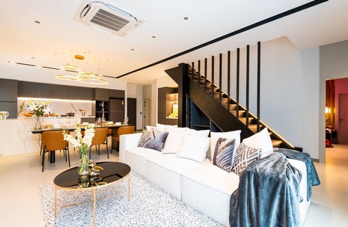South Pattaya Villa | New 2024 - 5BR Pool Villa with Private KTV Room