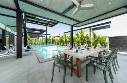 Ban Saiyuan Villa | New & Modern, Loft Style 4BR Villa Sunset Garden 3, 12m Salt Pool, just 10min drive Naiharn Beach
