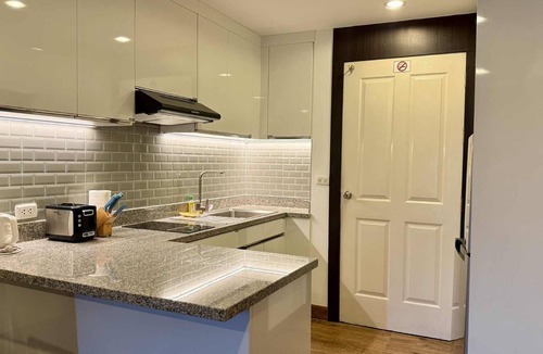Hua Hin Condo | newly renovated 1-bedroom, 43 sqm, located in hearth of town and close to beach