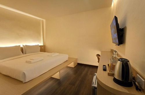 Silom House | Norns Silom Cafe & Stay