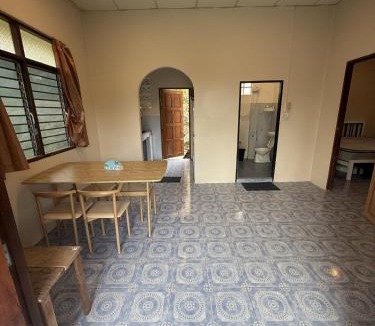 Koh Tao Apartment | Partial Seaview Bungalow Near Sairee