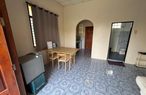 Koh Tao Apartment | Partial Seaview Bungalow Near Sairee