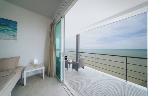 Ban Chang Villa | Phaladise Beach Villa at Phala Beach, Ban Chang