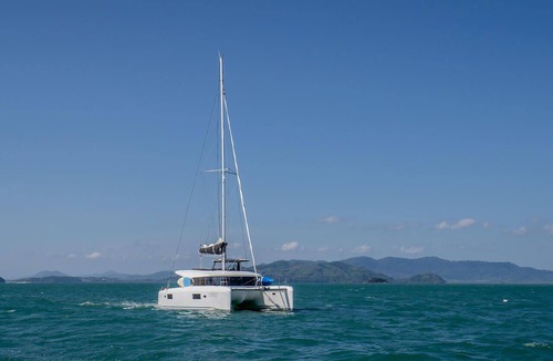 Pa Klok Boat Rental | Phuket Sun and Beach Sailing Extravaganza
